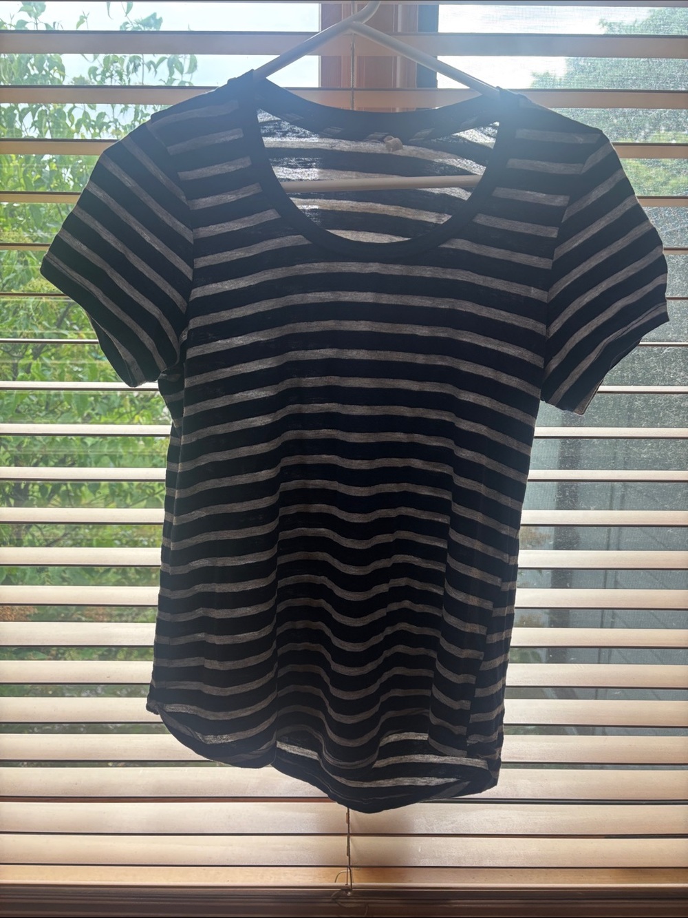 Striped Short-Sleeve Scoop Neck Tee - Black & Gray